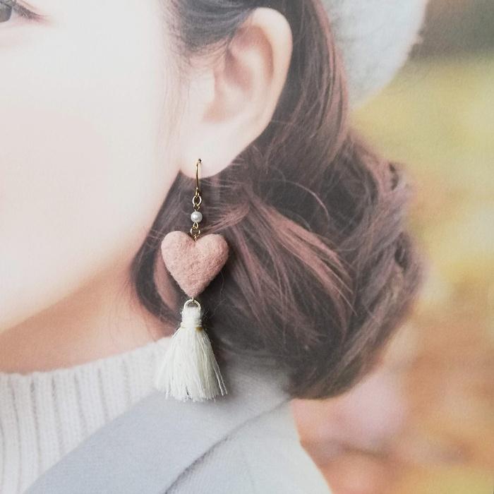羊毛フェルトのハートピアス＊くすみピンク×タッセル＊揺れる大人可愛い（8カラー）/受注製作 | 3枚目